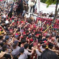 demo-tolak-fahri-hamzah-di-manado-berujung-bentrok