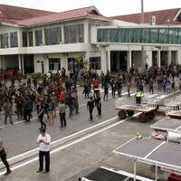 disesalkan-rusaknya-fasilitas-bandara-karena-aksi-massa-tolak-fahri-hamzah