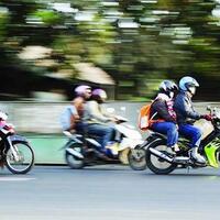 bagi-hijabers-ini-cara-bonceng-yang-aman