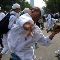 meski-dilarang-aksi-1000-lilin-di-ambon-berjalan-damai