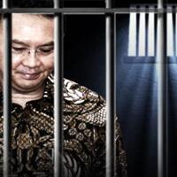 sang-nenek-menitikan-air-mata-lihat-ahok-dipenjara