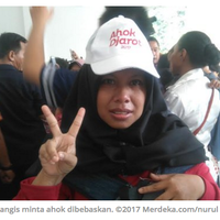 warga-bintaro-menangis-di-balai-kota-minta-ahok-segera-dibebaskan
