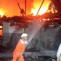 bengkel-motor-di-pasar-minggu-terbakar-23-mobil-damkar-dikerahkan