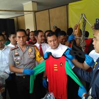 penari-di-pesta-homoseks-berkostum-superhero