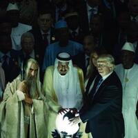 kocak-gan-10-foto-editan-donald-trump-dengan-raja-salman-bikin-kaku-perut