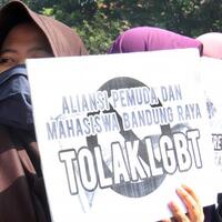 politisi-pks-peringatkan-ada-banyak-kelompok-gay-di-masyarakat
