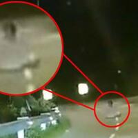 geger-sosok-hantu-duduk-bersila-di-tengah-jalan-bikin-heboh