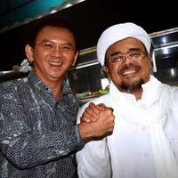 rizieq-jadi-tersangka-pengacara-ada-revolusi-setelah-ramadan