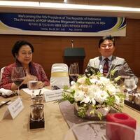 diminta-reunifikasi-dua-korea-mega-akan-lapor-ke-jokowi