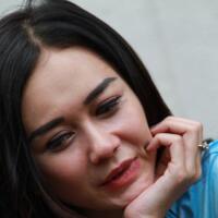 aura-kasih-kalau-baca-al-quran-aku-harus-sama-tafsirnya