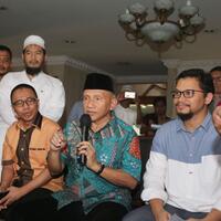 fulus-panas-di-kantong-amien-rais