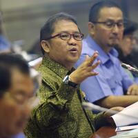 rudiyantara-kemenkominfo-diberikan-wewenang-menutup-akun-facebook