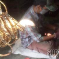 jelang-lebaran-perhiasan-emas-imitasi-banyak-diserbu-warga