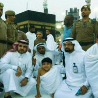 perjuangan-bocah-tanpa-kaki-jalani-umroh-getarkan-hati-imam-besar-masjidil-haram