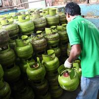 disalurkan-lewat-kartu-subsidi-elpiji-3-kg-bisa-dipangkas-hingga-50