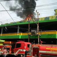 pusat-grosir-butung-makassar-terbakar