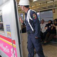 di-gerbong-khusus-wanita-makin-egois