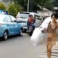 wanita-nyaris-telanjang-yang-hebohkan-jakarta-dikhawatirkan-pura-pura-gangguan-jiwa