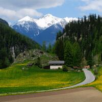 wow-saking-indahnya-pemandangan-masyarakat-desa-ini-larang-turis-ambil-foto