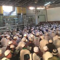 massa-di-kantor-fpi-antusias-simak-telepon-habib-rizieq-dari-saudi