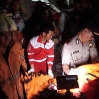 dua-orang-dikabarkan-tewas-dalam-kecelakaan-kereta-vs-mobil-boks