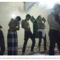 identitas-5-pemuda-salat-sambil-berlagak-mabuk-terungkap