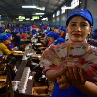 hati-hati-membelanjakan-thr