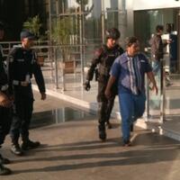 enam-orang-yang-terjaring-ott-di-mojokerto-tiba-di-kpk