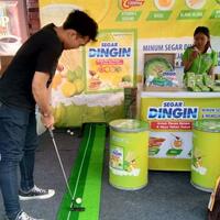 lelah-nyetir-mampirlah-di-rest-area-km-57-ada-game-mini-golf-dari-segar-dingin