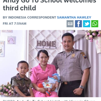 more-english-lessons-from-indonesian-policeman-as-andy-go-to-school