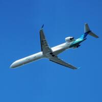 penumpang-garuda-batal-berangkat-ke-padang-karena-overbook