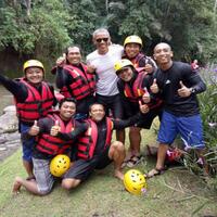 obama-ajak-keluarganya-rafting-di-badung