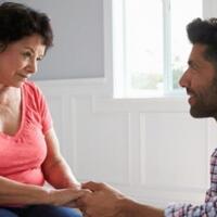 rupanya-hal-ini-penyebab-pria-bersedia-menikahi-wanita-yang-usianya-terpaut-jauh