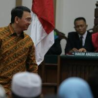 pesta-kecil-menanti-ahok-untuk-rayakan-ulang-tahun-ke-51