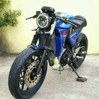 adu-ganteng-dan-tenaga-motor-150cc-sport-kekinian