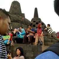 viral-kelakuan-turis-di-borobodur-jangan-ditiru-gan