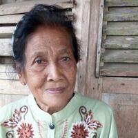 usai-dinikahi-remaja-16-tahun-rohaya-nenek-71-tahun-nampak-berseri-seri