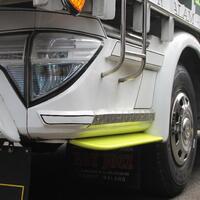 lagi-ngetren-truk-pakai-lampu-mobil-suv-pajero-hr-v-fortuner