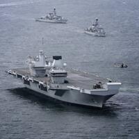 build-news-hms-queen-elizabeth-takes-to-the-water