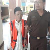 waduh-saat-momong-cucu-kakek-85-tahun-cabuli-anak-sd