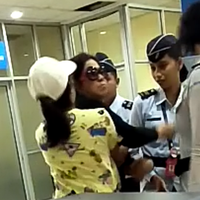 ini-aturan-yang-wajibkan-calon-penumpang-lepas-jam-tangan