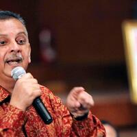 rini-bos-pln--digebuki--kanan-kiri-tapi-tetap-kerja