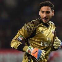 pesepak-bola-remaja-yang-dapat-bayaran-luar-biasa