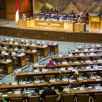 gaji-anggota-dprd-dki-diam-diam-naik