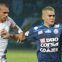 tampil-di-kandang-arema-persipura-sukses-permalukan-tuan-rumah-2-0