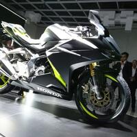 honda-cbr250rr-dominasi-penjualan-sport-250cc-semester-i-2017