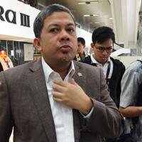 fahri-sapa-ketua-kpk-menjelang-tengah-malam