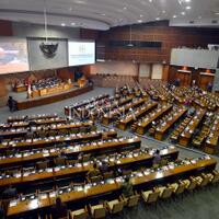 silang-pendapat-paripurna-ruu-pemilu-hujan-interupsi