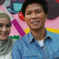 lihat-suaminya-posting-foto-jadi-juru-parkir-ini-reaksi-istri-andika-kangen-band
