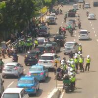 polisi-ojek-online-minta-tidak-ditilang-melintas-di-jlnt-casablanca